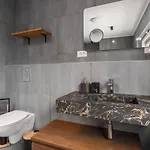 La Cote 26 - Restored Saxon Style House In The Old Town With Jacuzzi And Private Parking Nyaraló Brassó