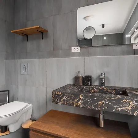 La Cote 26 - Restored Saxon Style House In The Old Town With Jacuzzi And Private Parking Holiday home Brasov