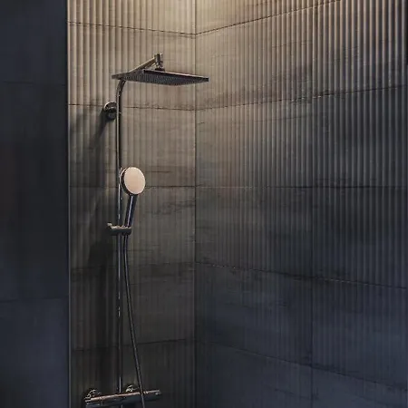 La Cote 26 - Restored Saxon Style House In The Old Town With Jacuzzi And Private Parking *