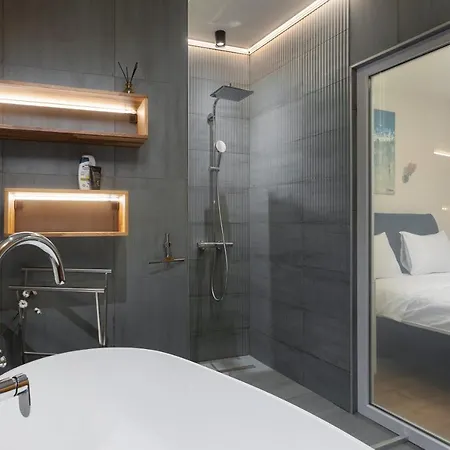 La Cote 26 - Restored Saxon Style House In The Old Town With Jacuzzi And Private Parking *