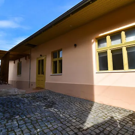 La Cote 26 - Restored Saxon Style House In The Old Town With Jacuzzi And Private Parking Nyaraló