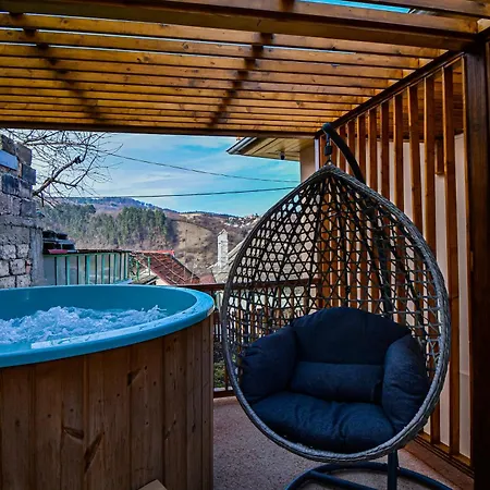 La Cote 26 - Restored Saxon Style House In The Old Town With Jacuzzi And Private Parking