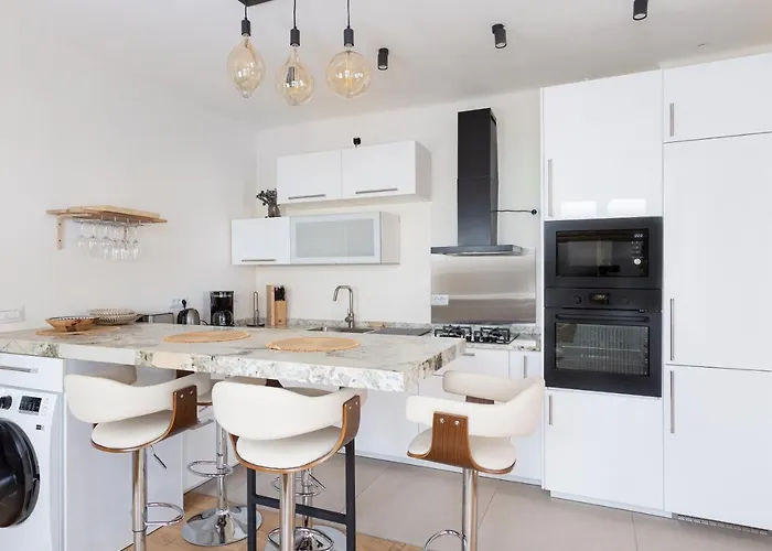 La Cote 26 - Restored Saxon Style House In The Old Town With Jacuzzi And Private Parking Holiday home *