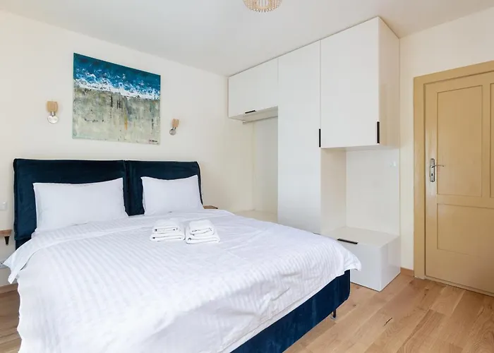 Holiday home La Cote 26 - Restored Saxon Style House In The Old Town With Jacuzzi And Private Parking Brasov