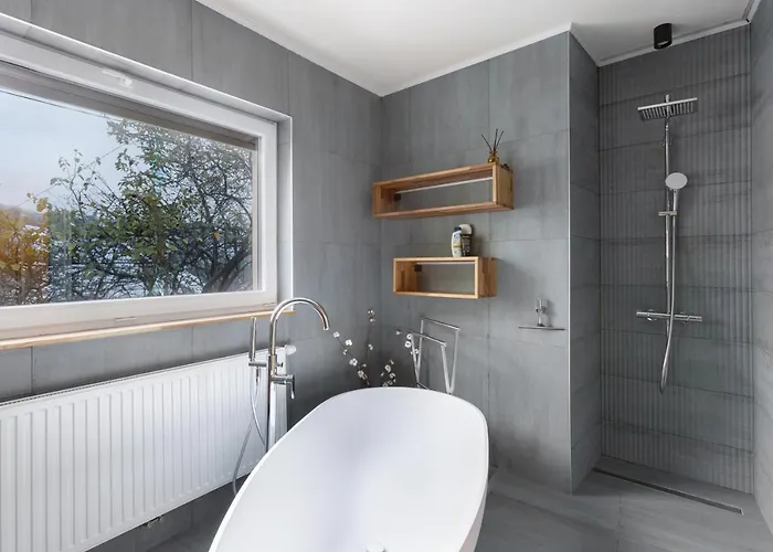 La Cote 26 - Restored Saxon Style House In The Old Town With Jacuzzi And Private Parking * Brasov