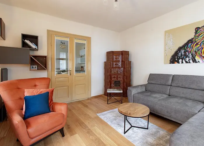 La Cote 26 - Restored Saxon Style House In The Old Town With Jacuzzi And Private Parking * Brasov