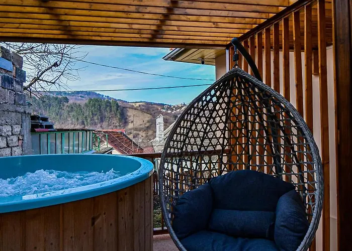 La Cote 26 - Restored Saxon Style House In The Old Town With Jacuzzi And Private Parking